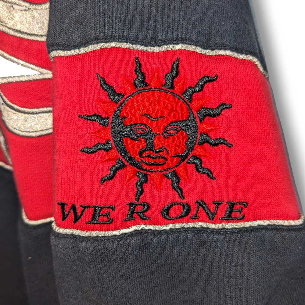 We R One 1992 |  Embroidered Logo Oversized Black & Red Sweatshirt Men's 3XL - Picture 5 of 9